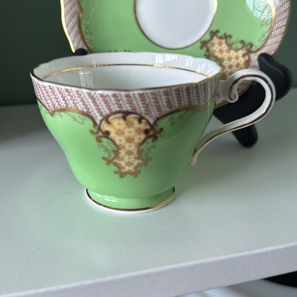 Vintage Aynsley Green and Gold Teacup and Saucer - Picture 4 of 7
